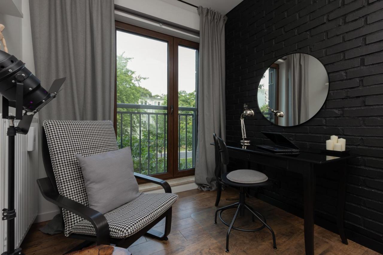 Stylish & Trendy 1 Bedroom Apartment Wola With Parking By Renters Warsaw Exterior photo